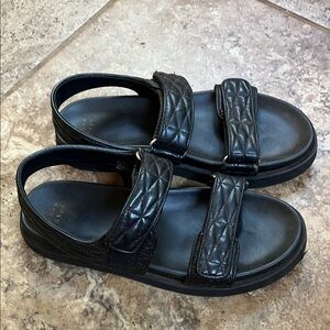 Viral Target Black Quilted Sandals